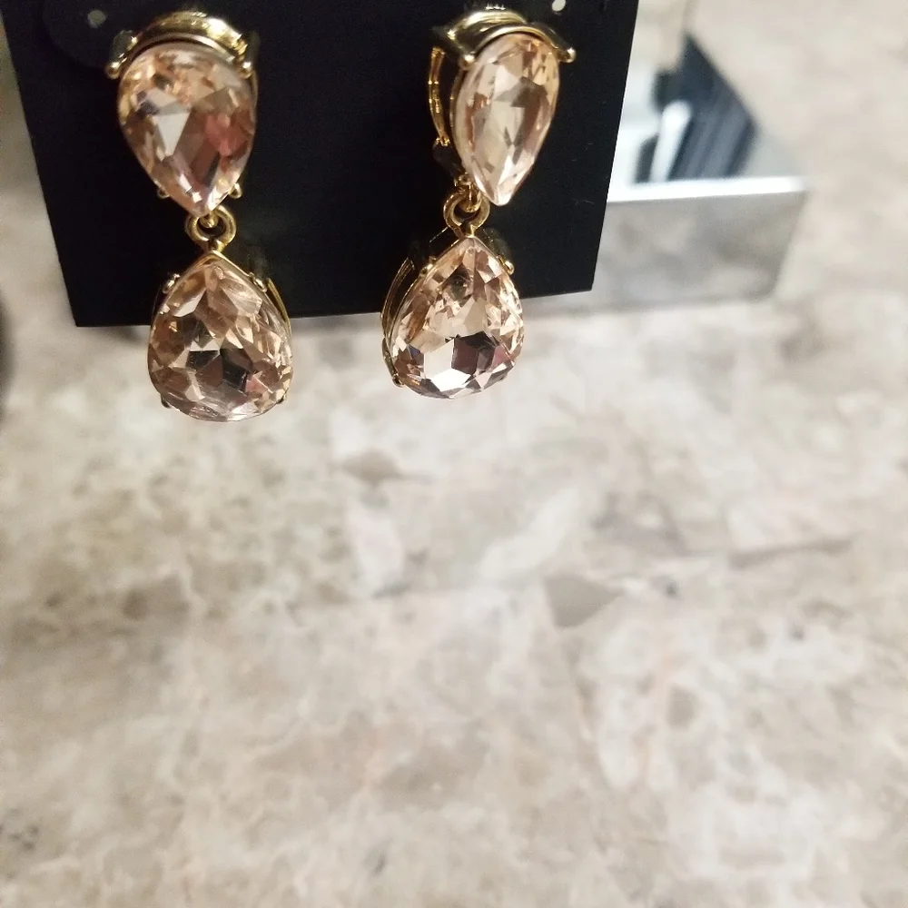 🆕️⬇️Laundry by Shelli Segal Rose Gold-Tone Crystal Teardrop Earrings - Picture 5 of 6